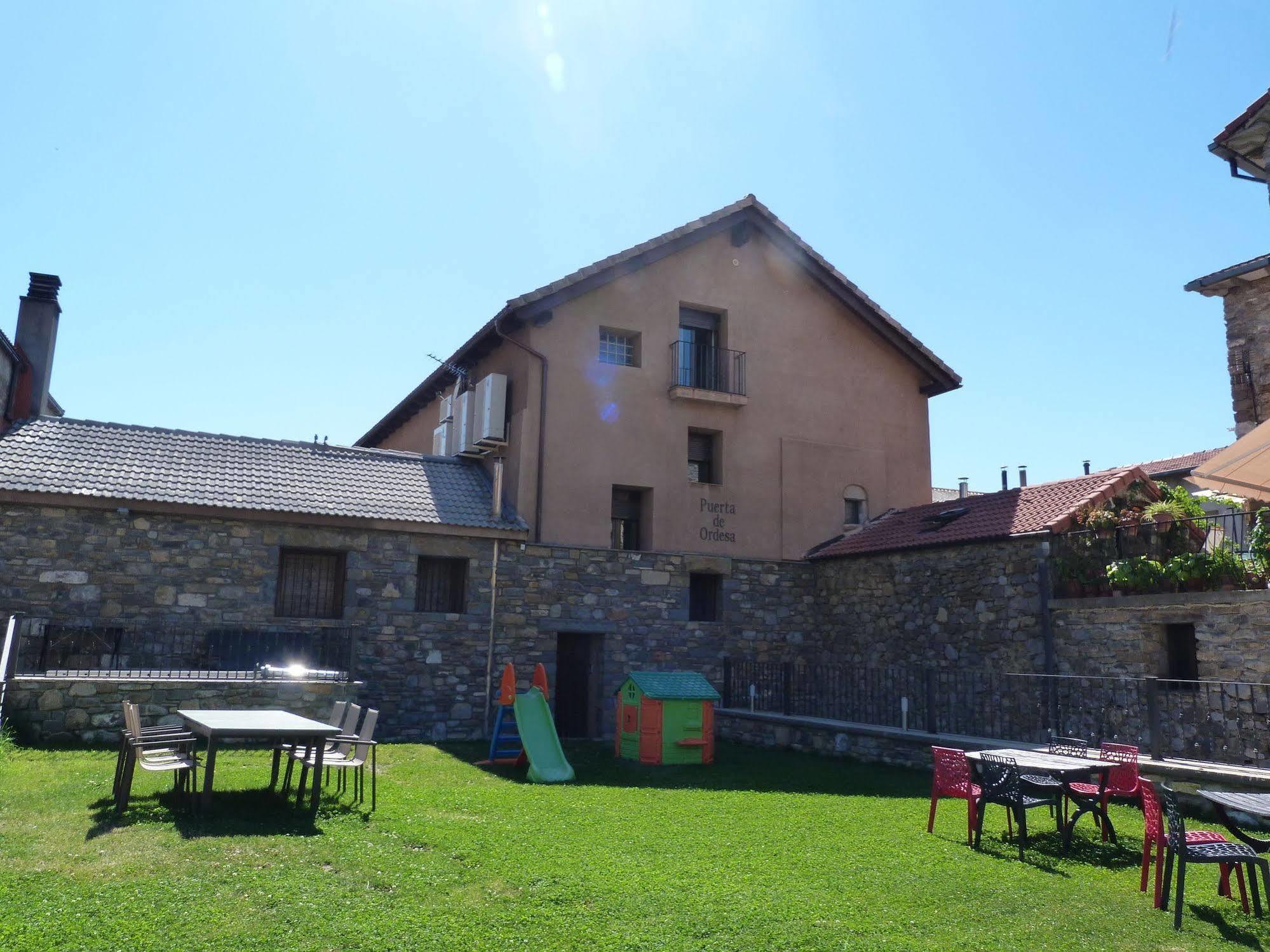 Apartamentos Puerta De Ordesa Laspuña Екстериор снимка