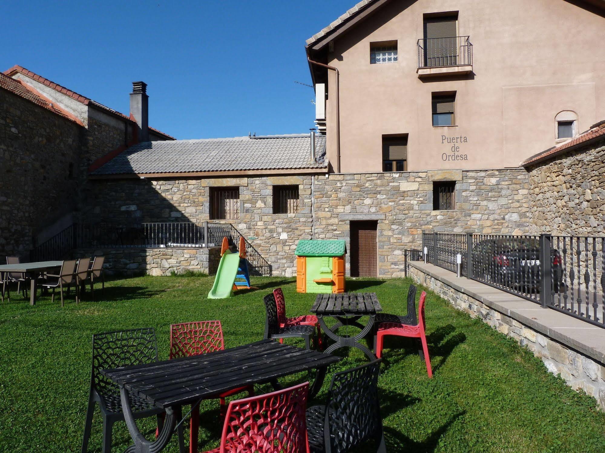 Apartamentos Puerta De Ordesa Laspuña Екстериор снимка