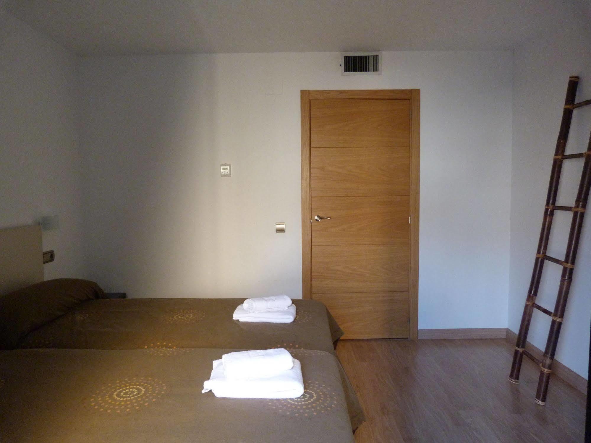 Apartamentos Puerta De Ordesa Laspuña Екстериор снимка